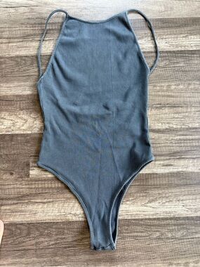 Pull&Bear Gray Ribbed High-Cut Bodysuit – Size M